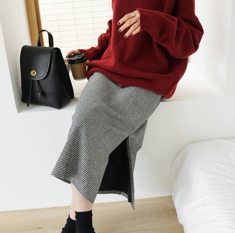 High-End Women's Minimalist Knit Pullover: Solid Color, High Neck Sweater for Early Autumn 2023
