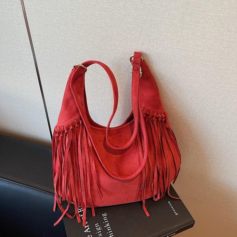 Retro matte fringed underarm bag women's early autumn large-capacity versatile wasteland wind casual shoulder messenger bag