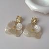 Fashion Green Resin Flower Drop Earrings for Women Vintage Metal Geometric Petal Statement Earrings Party Jewelry Accessories