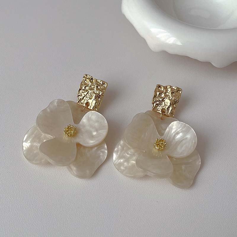 Fashion Green Resin Flower Drop Earrings for Women Vintage Metal Geometric Petal Statement Earrings Party Jewelry Accessories