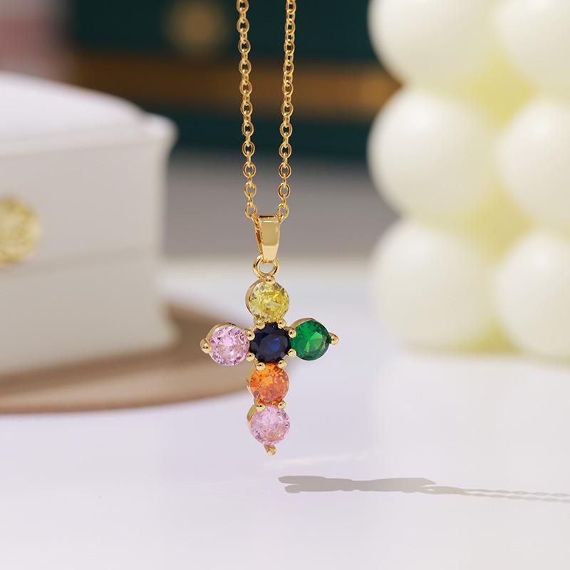 European & American Cross Pendant Necklace for Women - Niche Style, Simple Clavicle Chain, Fashionable Jewelry