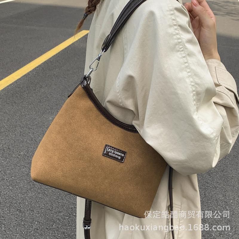 Frosted retro bag women's large capacity 2025 new autumn and winter casual messenger bag niche shoulder underarm bucket bag