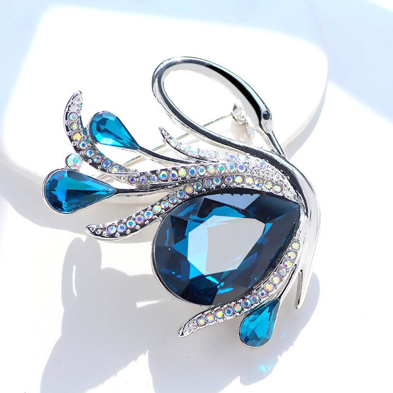 Retro Schwan Brosche: Vielseitige Damenmode-Anstecknadel für Pullover und Strickjacken