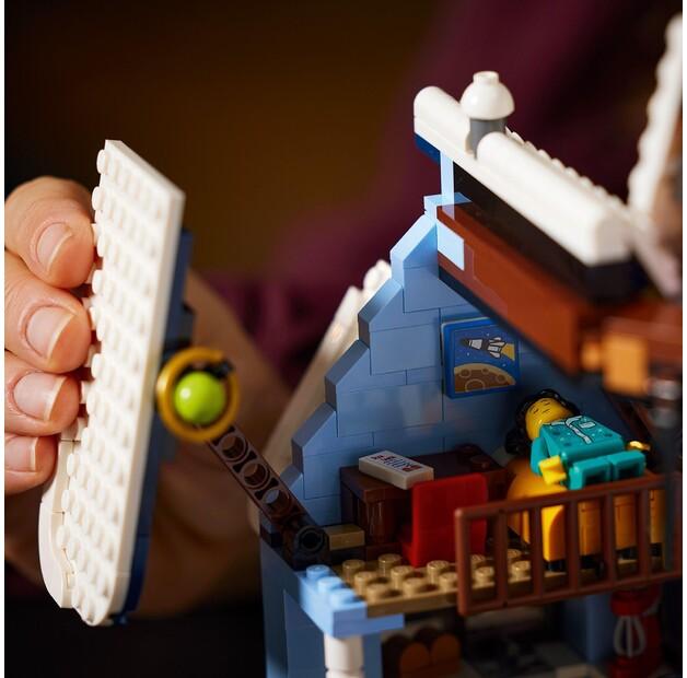 LEGO ICONS 10293 Визит Деда Мороза