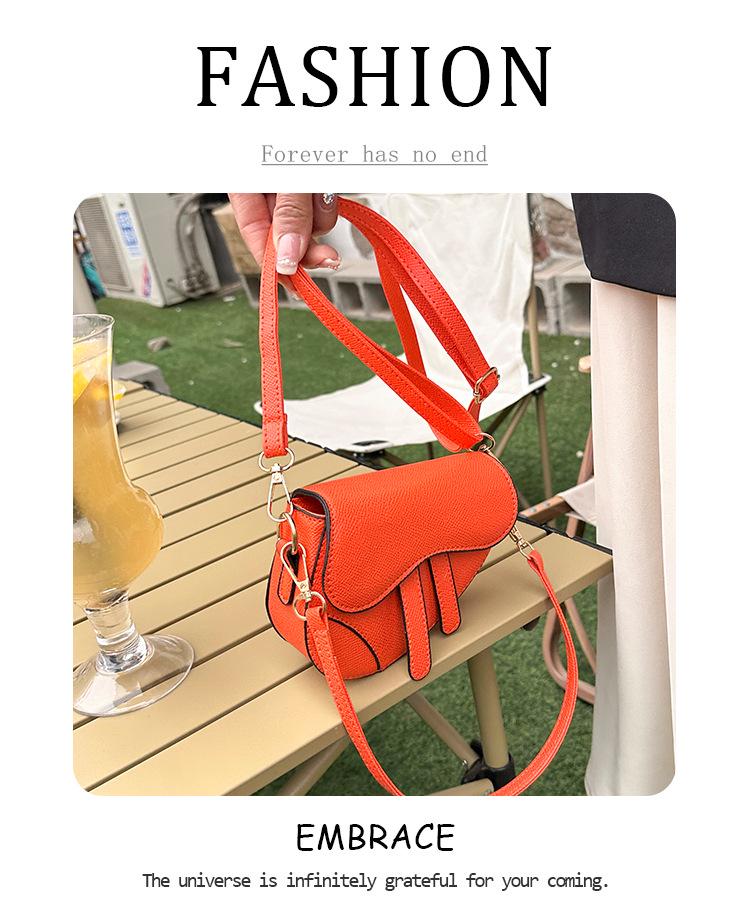 2023 Neue Damen Mini Satteltasche - Stilvolle Französische Mode Umhängetasche Dreieck Handtasche