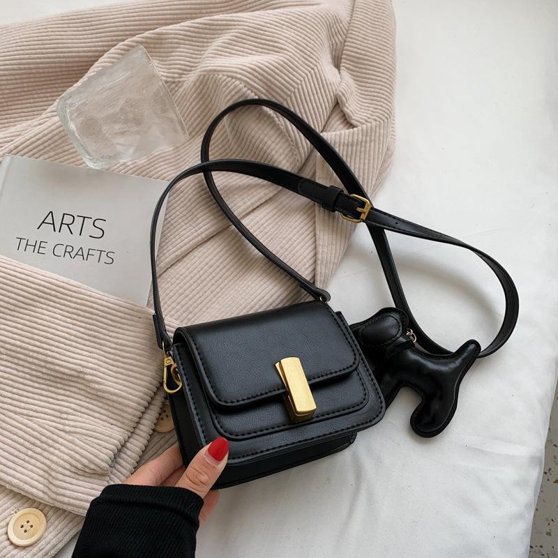 Bag Women's Messenger Bag Beautiful Personalized Retro Small Bag 2025 Autumn New Shoulder Armpit Bag Small Square Bag