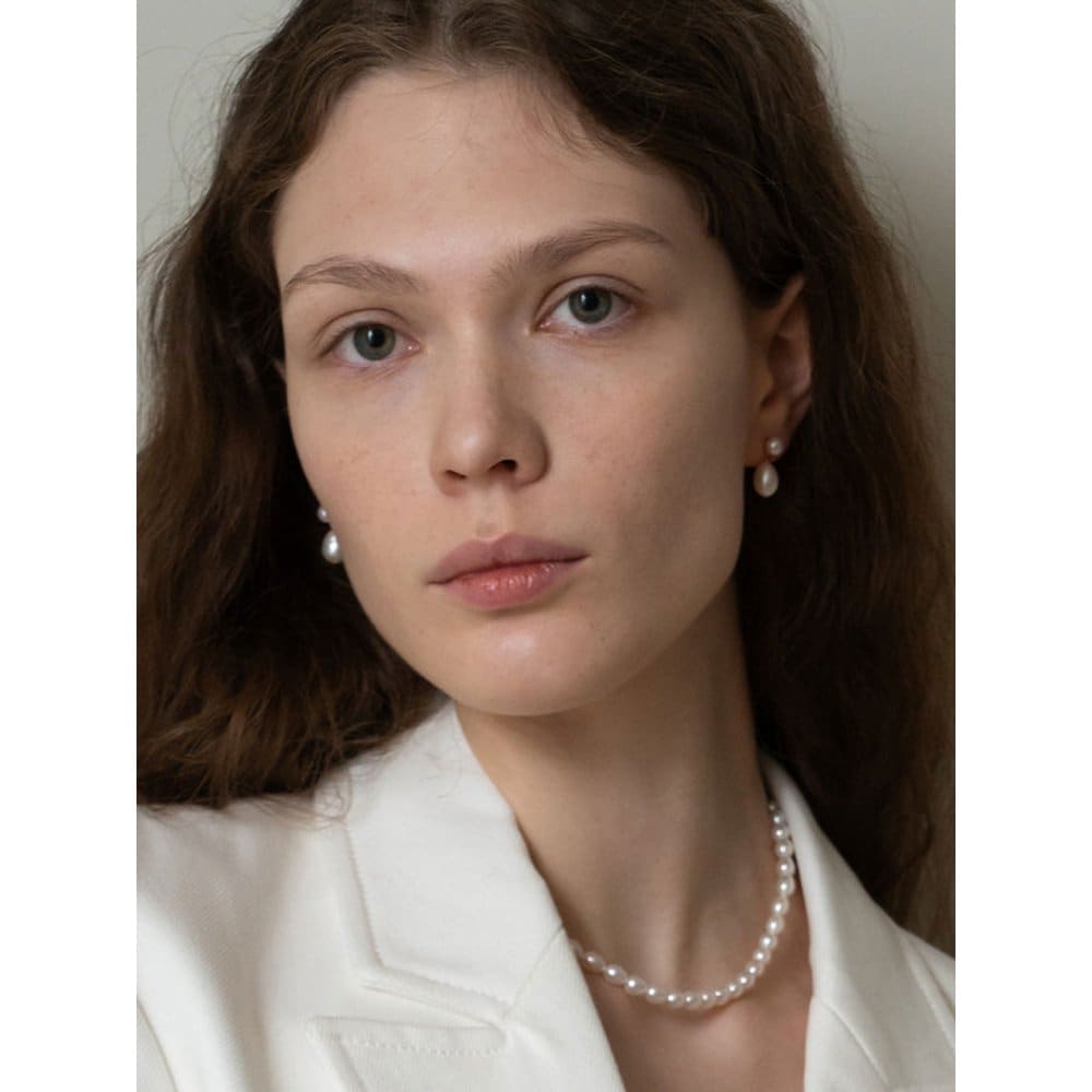 Selene Pearl Earrings