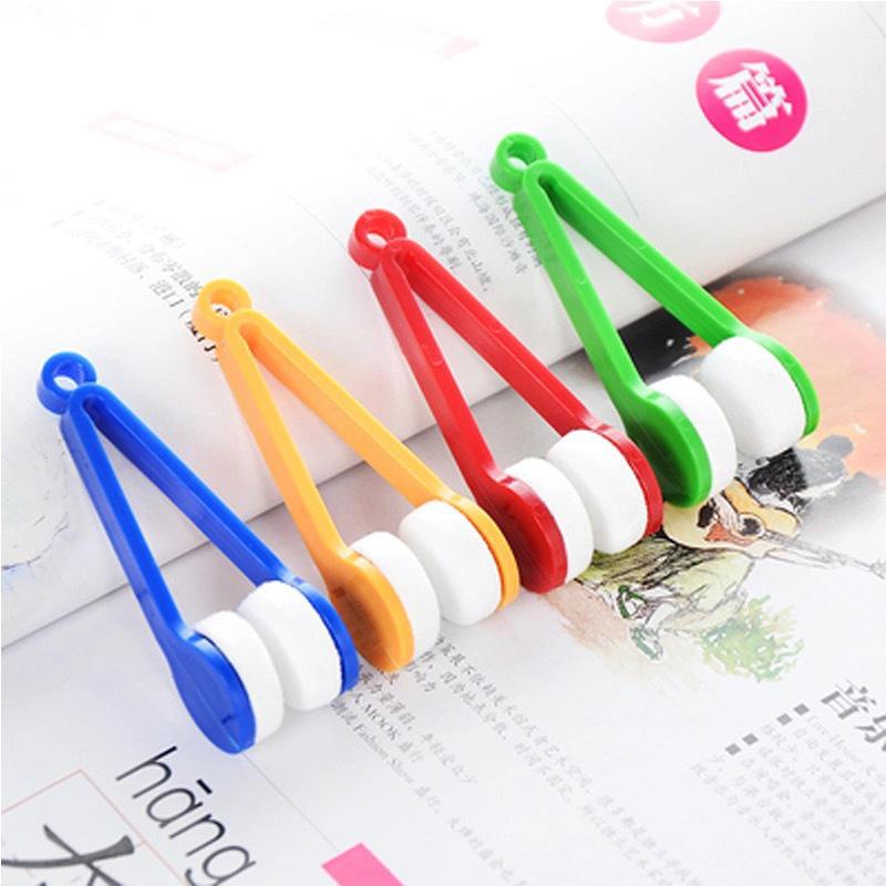 High-End Portable Glasses Cleaner: Multifunctional, No-Traces, Lens-Safe, Easy-To-Replace Lens Cloth.