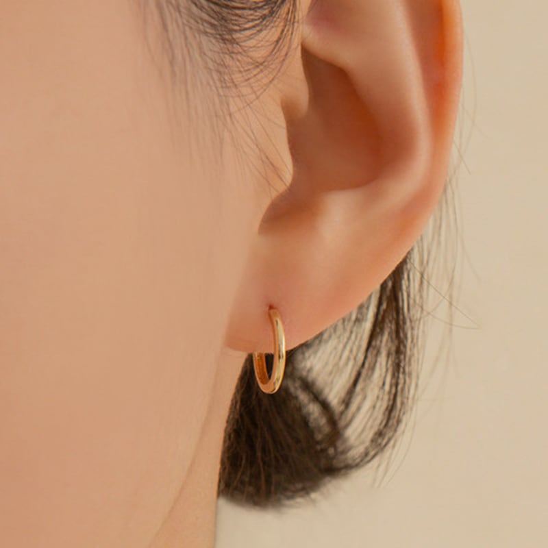 LUNNE 14k Einfache Runde One-Touch Ringohrringe (14 Karat Gold) A01