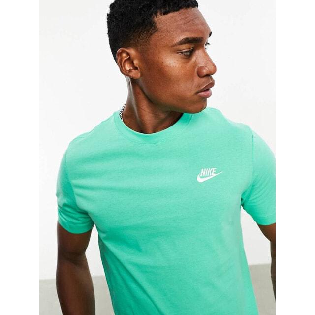 

Зеленая футболка Nike Club