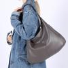 Large Capacity Commuter Tote Bag Retro Oil Wax Leather Handbag High Sense Versatile Shoulder Women's Bag Tide