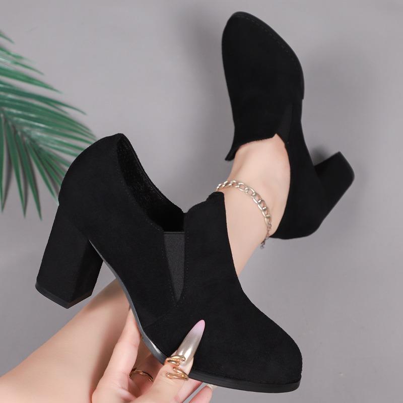 Modne buty damskie na średnim obcasie ze skóry licowej na wiosnę 2025, czółenka na klockowym obcasie ze szpiczastym noskiem