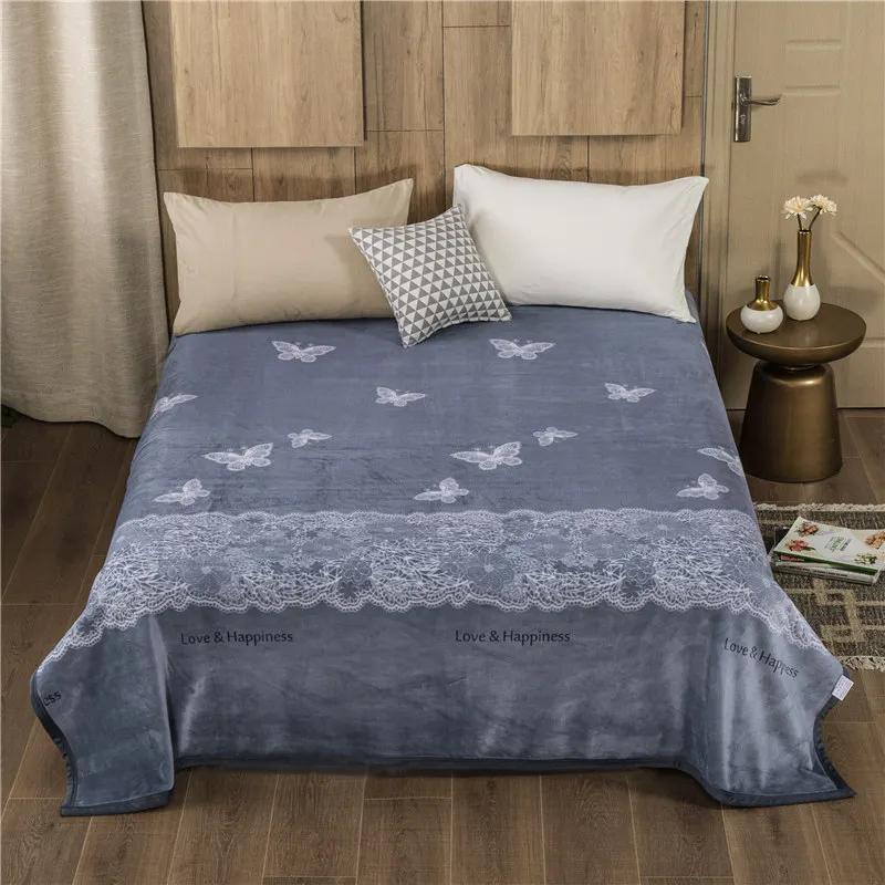 White Floral Throw Blanket Luxury Warm Fuzzy Soft Cozy Flannel Blanket for Home Sofa Couch Chair Decorative Bedroom Bed Blankets