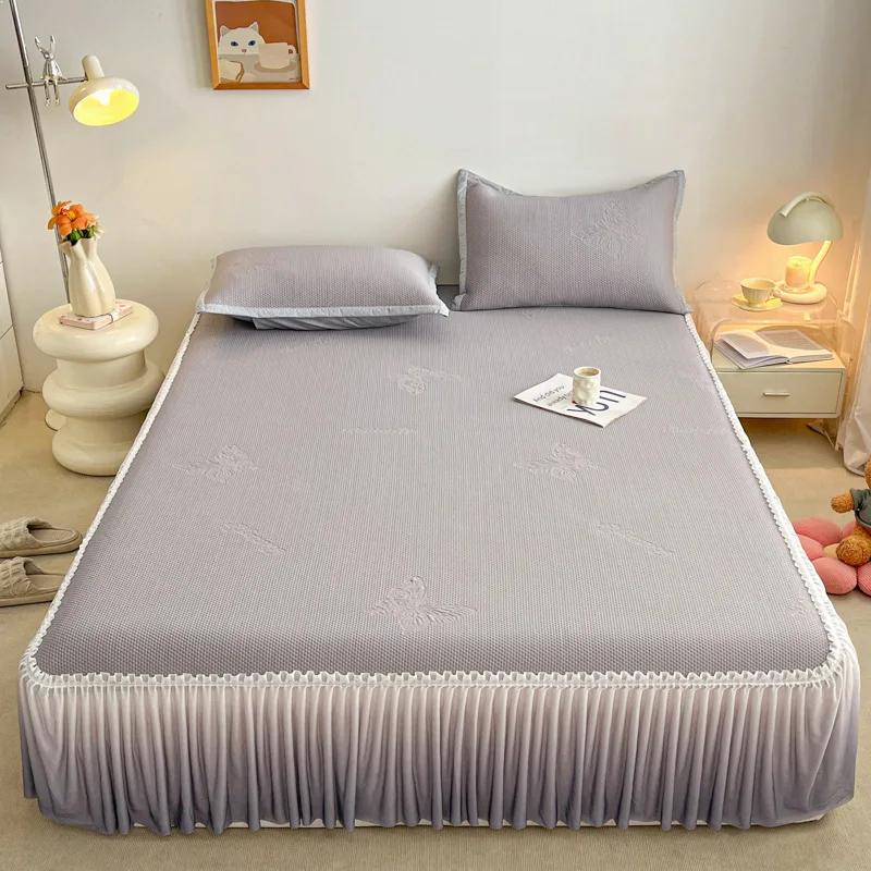 

Новая универсальная летняя юбка для кровати «Четыре сезона», покрывало из ледяного шелка, набор из трех предметов, моющаяся однотонная кружевная юбка для кровати, коврик 150CMX200CM 3pcs