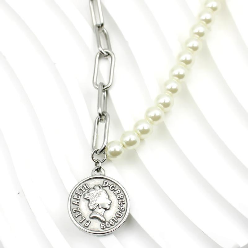 European and American minimalist fashion, English queen portrait coin necklace, pendant, asymmetrical pearl necklace pendant
