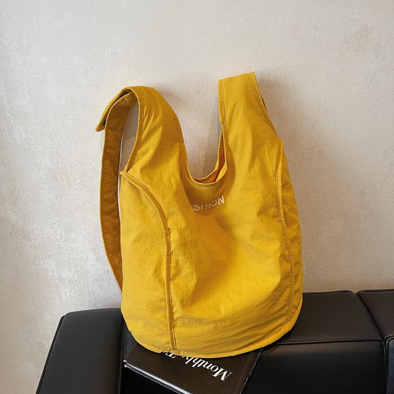 

Нишевый дизайнерский школьный рюкзак женский 2025 новая мода широкий плечевой ремень рюкзак для путешествий сумка через плечо жёлтый