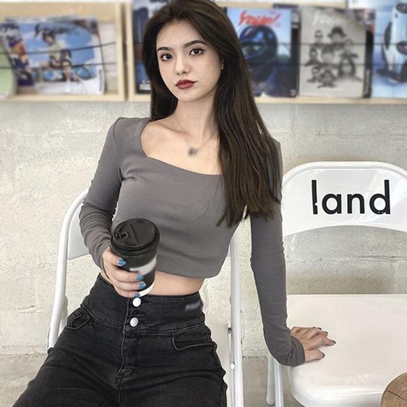 Koreanisches T-Shirt mit quadratischem Kragen für Damen, Frühling und Herbst, lässig, schlank, freiliegender Nabel, lange Ärmel
