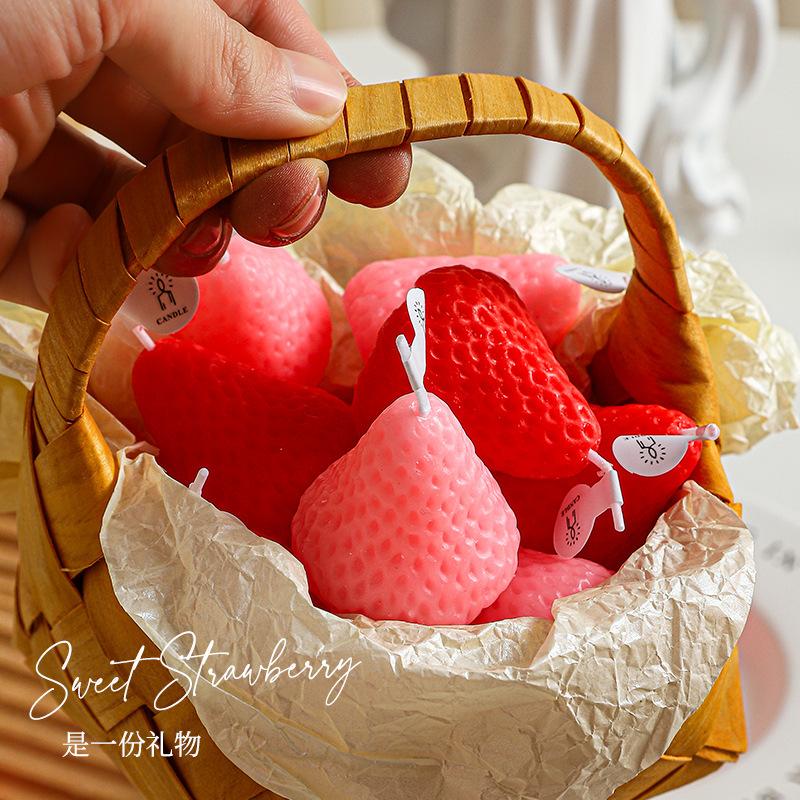 Soy wax, strawberry aromatherapy candles wholesale cute and creative birthday gifts, handmade small gifts, fragrance styling wax