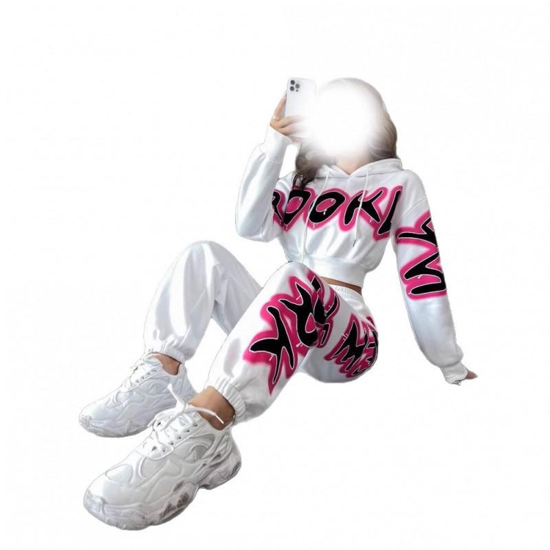 Completo Streetwear da Donna con Felpa Corta e Pantaloni Jogger con Stampa a Lettere Outfit Casual a Manica Lunga Autunno