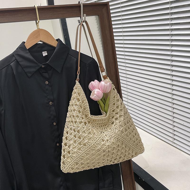 Large capacity hollow bag women's summer new shoulder woven straw bag seaside vacation beach bag