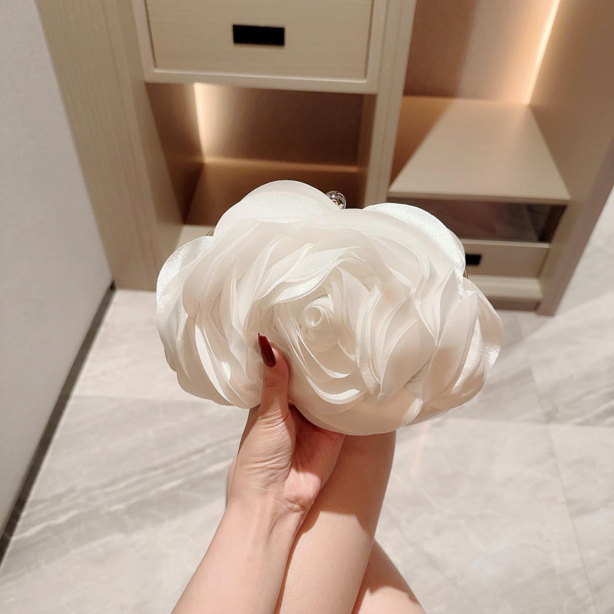 

2025 New Banquet Bag Women Flower Dinner Handbag White Romantic Wedding Bridesmaid Bag Fashion Party Bag