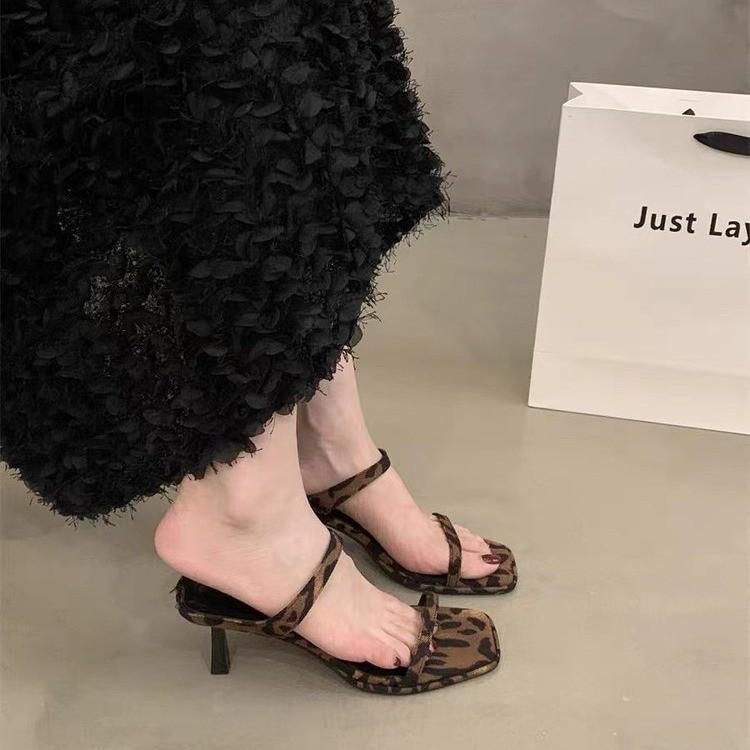 Spring and Autumn 2024 New Fashion Versatile Thick Heel Open-toed Versatile Simple Square Head Cool Slippers Women's High Heels