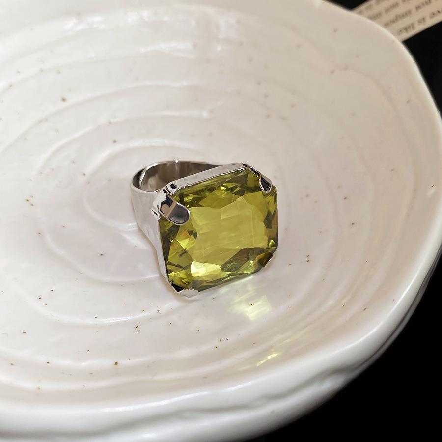 European & American Court Style Rhinestone Geometric Square Ring: High-End, Fashionable, Exaggerated Jewelry