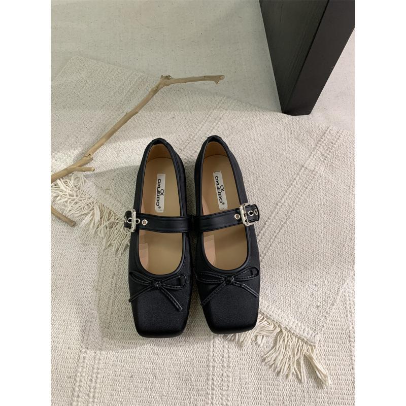 

With skirt temperament single shoes women s shoes spring and autumn 2025 new fairy style bow square head Mary Jane shoes 39