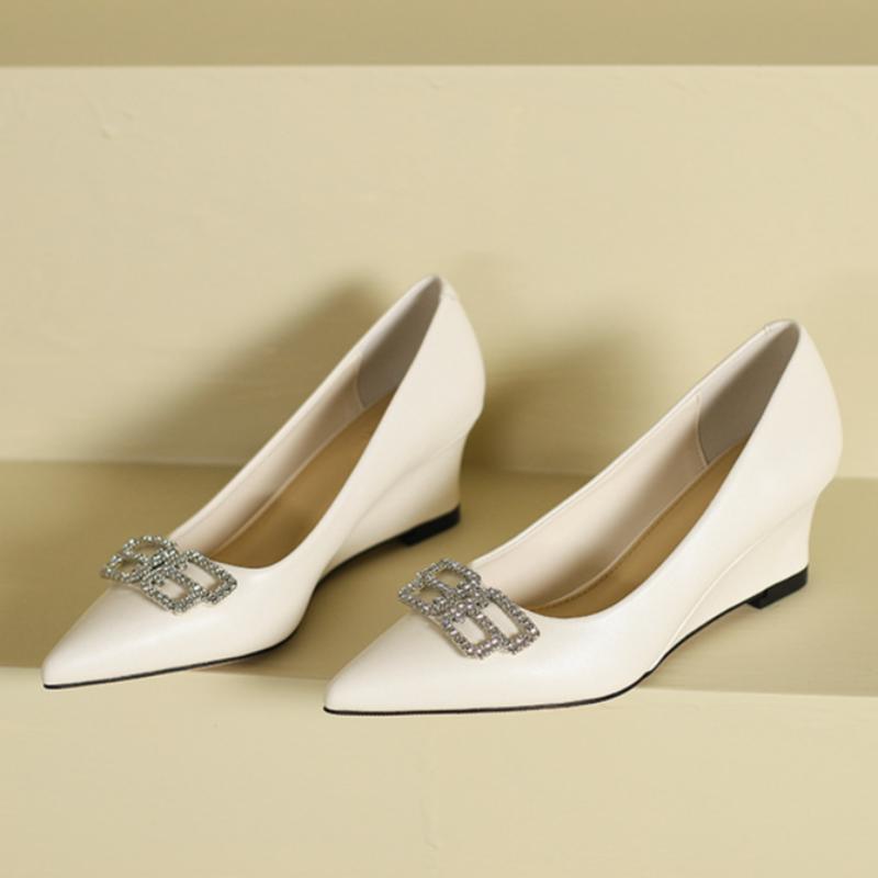

Клиновидные каблуки Острый носок Стразы Квадратная пряжка Толстая подошва Одинарные туфли Европейский и американский стиль Высокие каблуки 39 белый