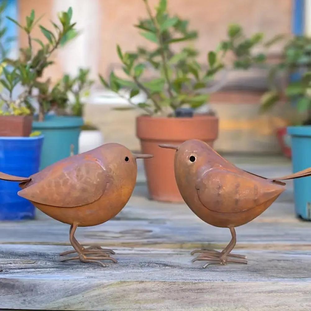A Pair of Retro Metal Bird Sculptures for Garden, Courtyard and Lawn Decoration - Perfect Gift for Birds Enthusiasts