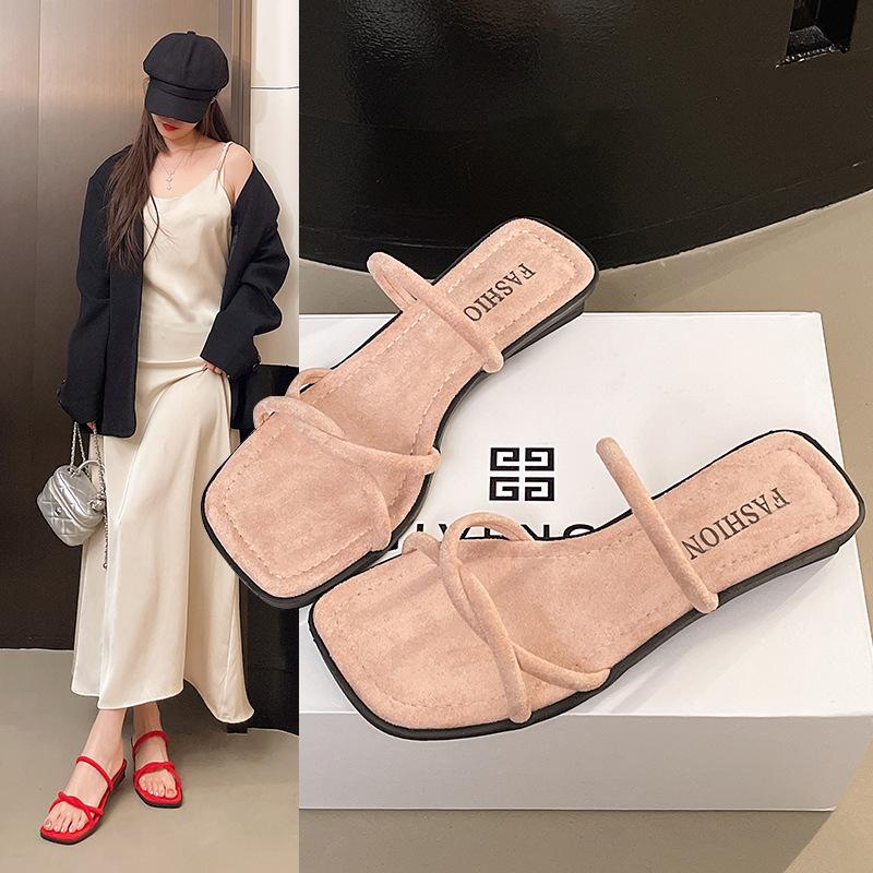 Thick heel one-word drag women's summer outer wear 2025 new French square head simple low-heeled slippers show small cool slippers