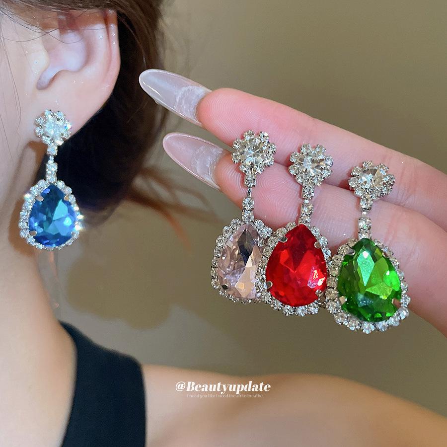 Silver Needle Retro Geometric Rhinestone Water Drop Earrings - Luxurious High-End Studs for Exquisite Fashion.
