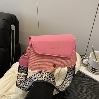 Bolsa quadrada pequena de letra texturizada bolsa diagonal tipo capa casual moda alça de ombro larga padrão trançado ombro único transversal bolsa feminina