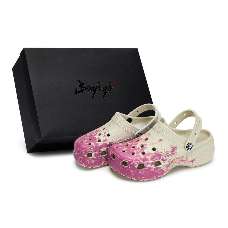 Crocs Classic Platform Clog 811 Manufacturing Embrace the Scene Special Shoe Box Fluid Splash Ink Hole Shoes Women's Bone White Pink