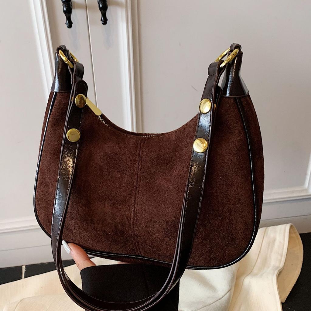 2025 new high-end texture niche autumn and winter shoulder messenger bag frosted retro versatile dumplings