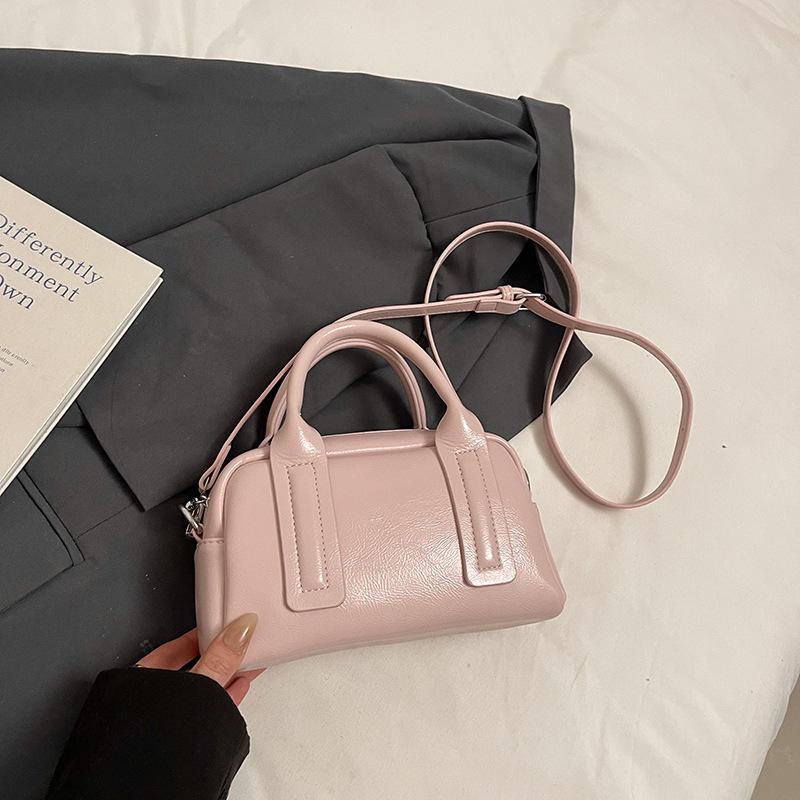 This year's popular small bag women's spring and summer versatile 2025 new women's simple messenger bag portable pillow bag