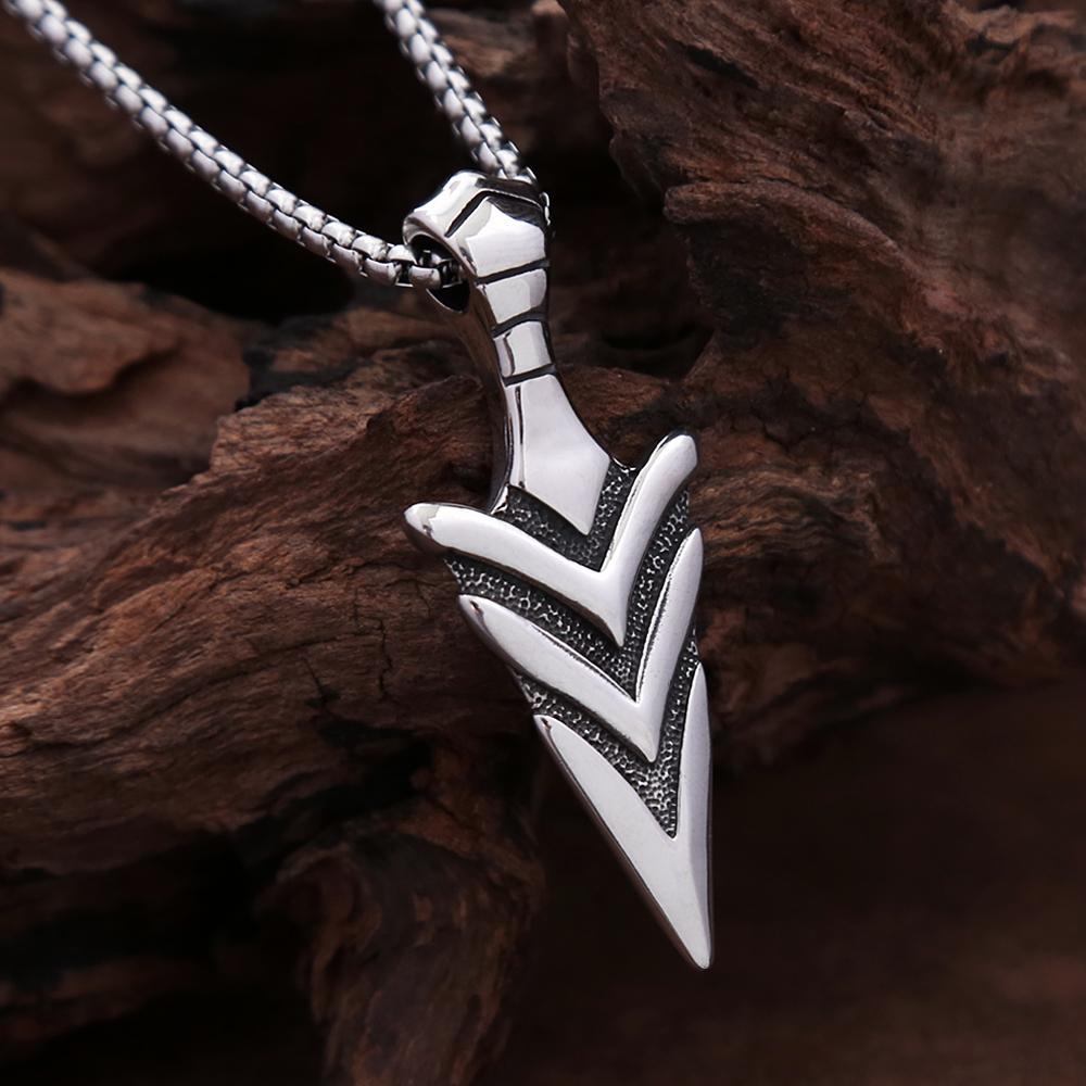 Punk Vintage Stainless Steel Arrow Pendant Necklace Cool Hip Hop Arrowhead Necklace Simple Fashion Amulet Jewelry Gift Wholesale