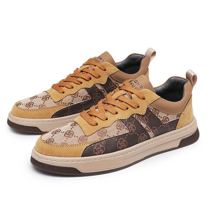 European New Shoes for Men Leather Casual Shoes Trend Print Flat Skateboard Shoes Youth Fashion Lace-up Sneaker