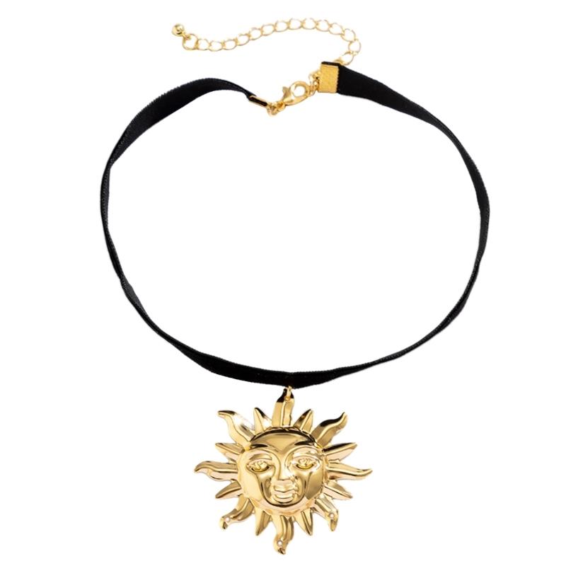 

Chic Sunflower Charm Necklace Alloy Pendant Choker Chain Retro Sun Flower Choker Necklaces Handmade Neckchain 1