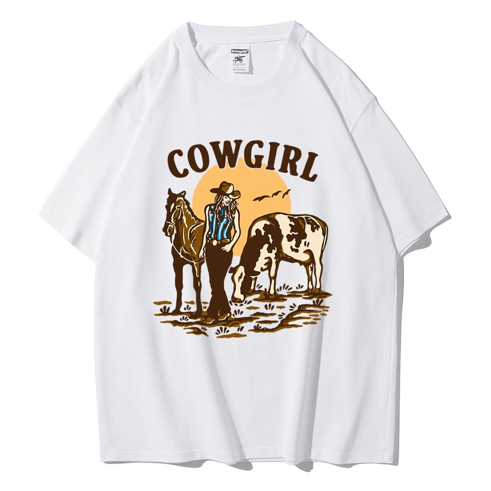 

Девушка-ковбой, ее корова и лошадь живут на Западе. Женские топы. Уличная повседневная футболка. Уличная футболка большого размера. Хлопковая футболка с круглым вырезом. XXXL белый