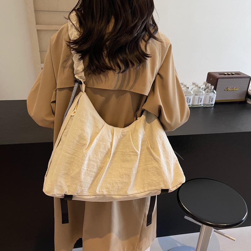 New Large-capacity Bag Women's Fashion Versatile Shoulder Bag Korean Pleated Commuter Dumpling Bag Messenger Bag