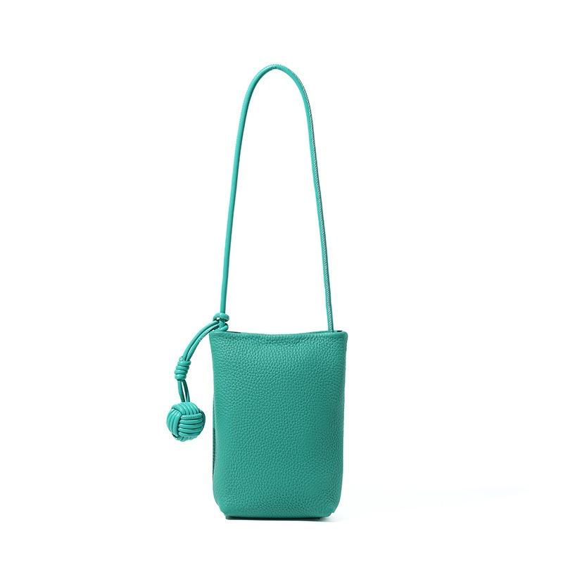 Hot-selling women's bags, high-end commuting versatile messenger bags, change bags, mobile phone bags, small bags, vertical leather mobile phone bags.