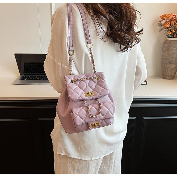 

Xiaoxiangfeng rhombus chain backpack women s 2025 summer new fashion simple student bag high-end shoulder bag
