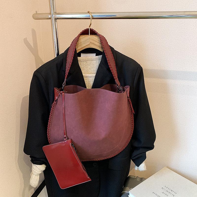 Fashion women's bag 2025 new autumn retro casual shoulder bag large capacity versatile bag commuter underarm bag