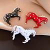 Jahr des Pferdes Tierkreiszeichen Pferdekopf Brosche Modeschmuck Metall Pony Abzeichen Anstecker Neujahrsparty