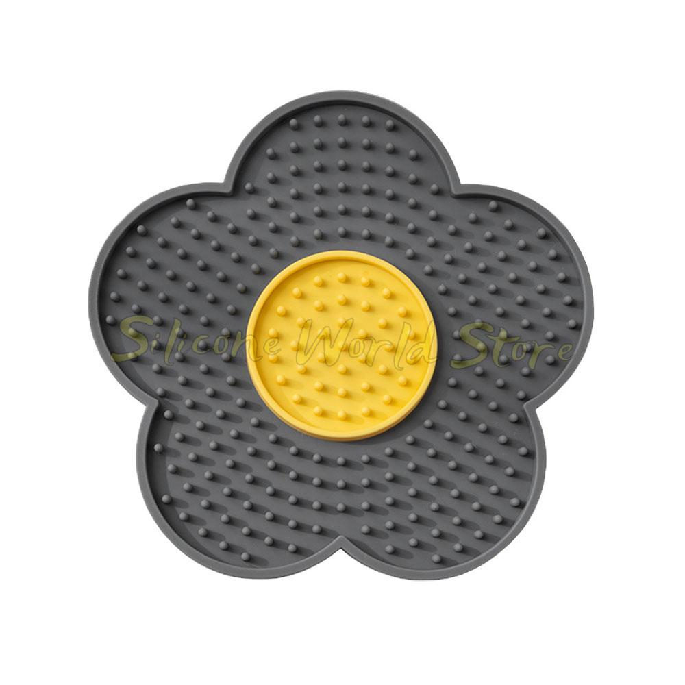 SW Pet Silicone Licking Pad Christmas Tree Flower Shape Cat Dogs Slow Feeder Plate for Pet Sucker Food Training Feeding Mat Bowl
