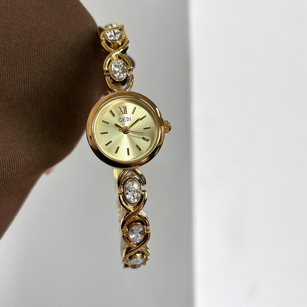 Retro Round High-Value Watch Women'S Light Luxury Fashion High-End Sense Small And Exquisite Quartz Watch