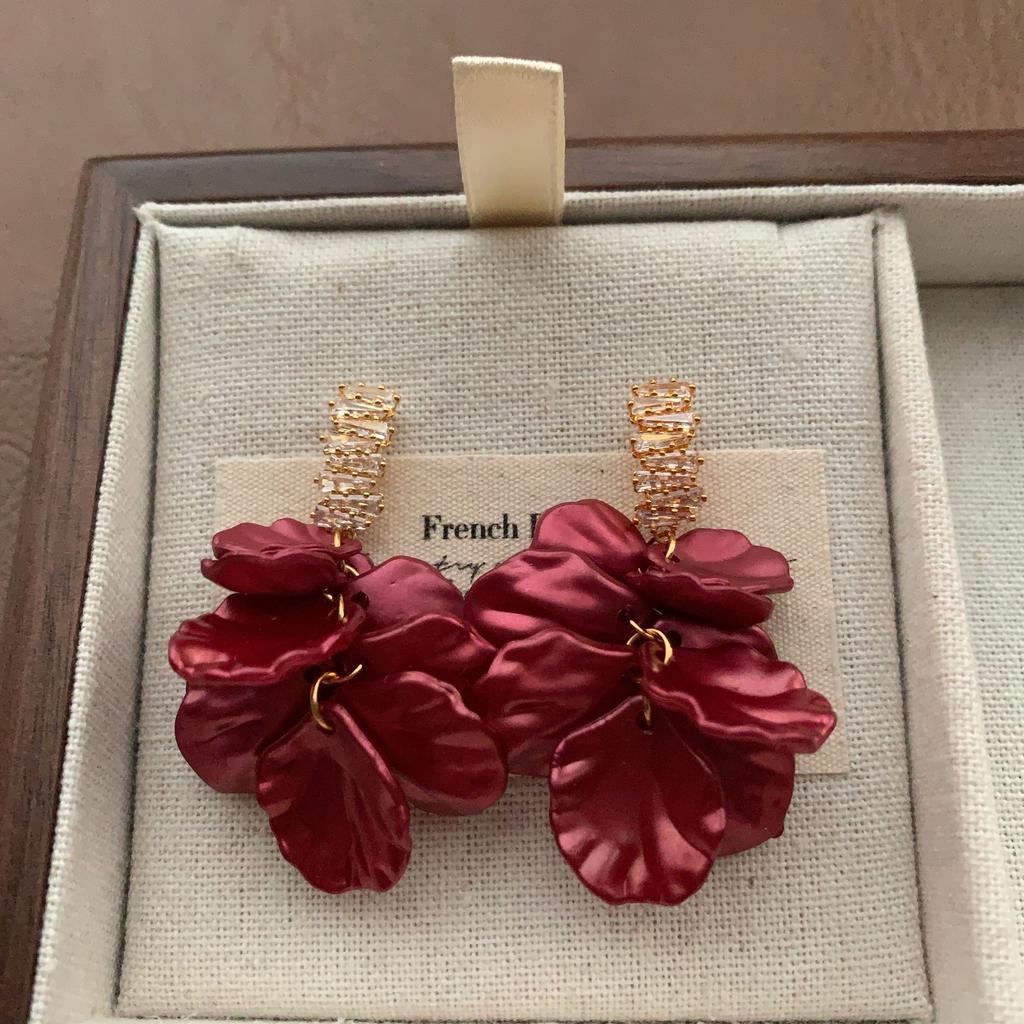 French Romantic Burgundy Petal Fringed Soft Earrings Earrings Unique Light Luxury Niche Design Autumn And Winter Earrings