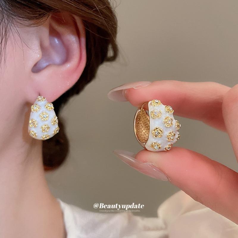 Diamond dripping flower C-shaped ear buckle French retro temperament earrings light luxury high-end earrings design sense niche