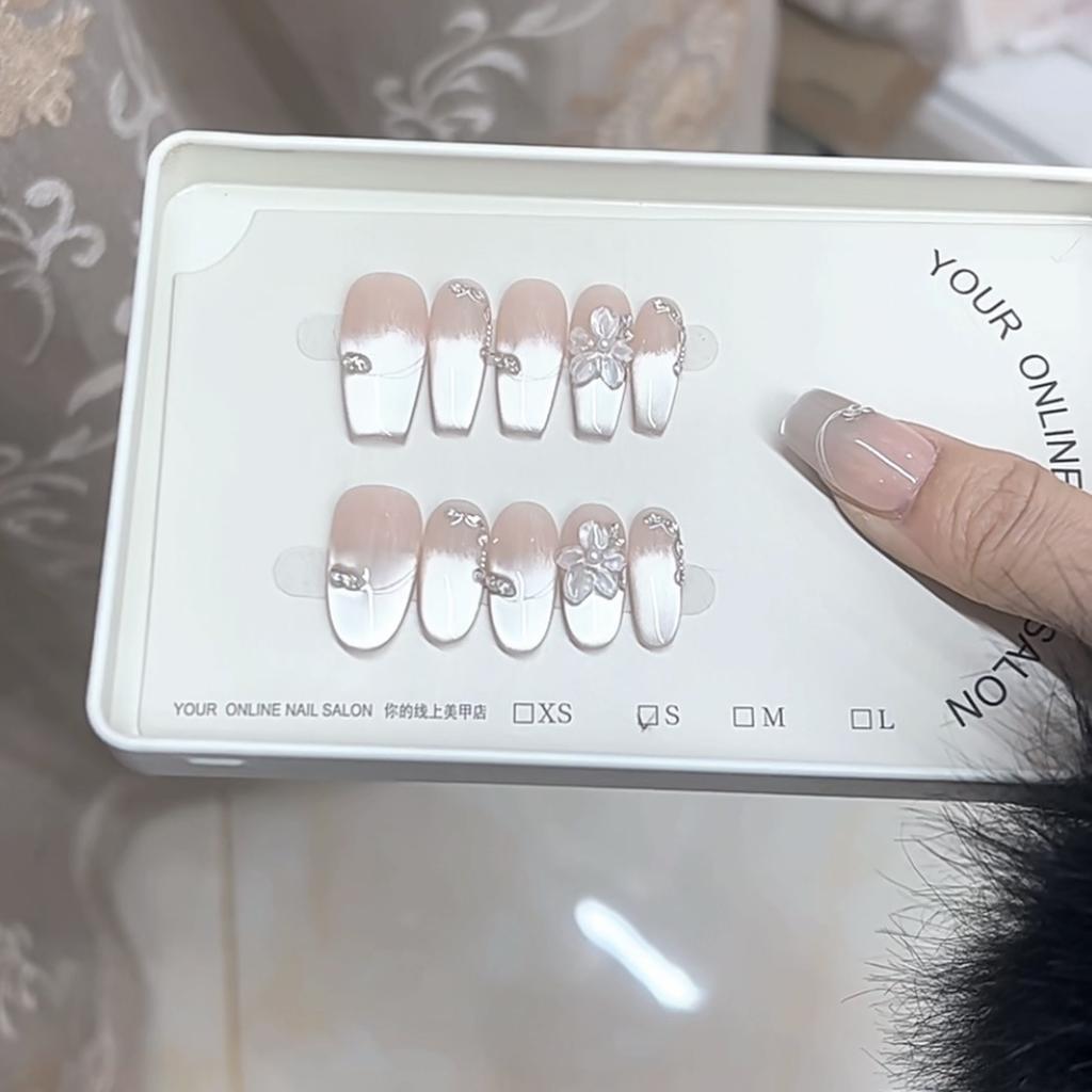 Pure Handmade Phototherapy Wear Armor Crystal Love Cat Eye Finished Reusable Nail Patch
